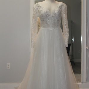 Maggie Sottero Designs wedding Dress